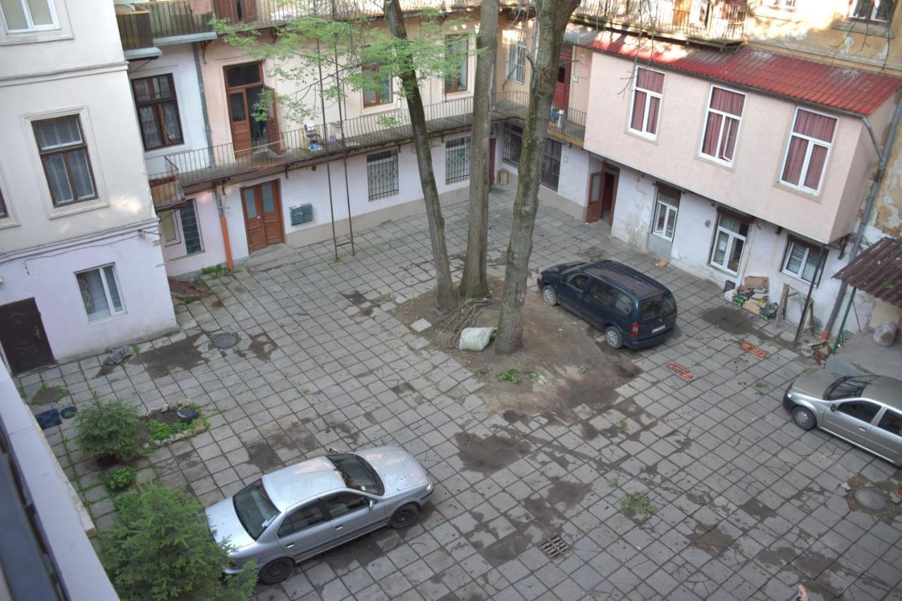 Central Mansard Studios Lviv Exterior photo